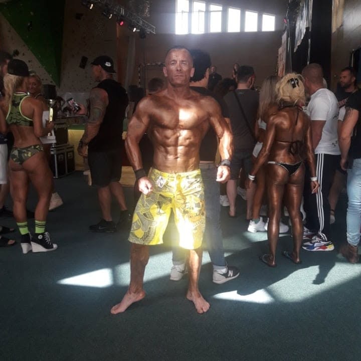 Club athlete backstage at a championship